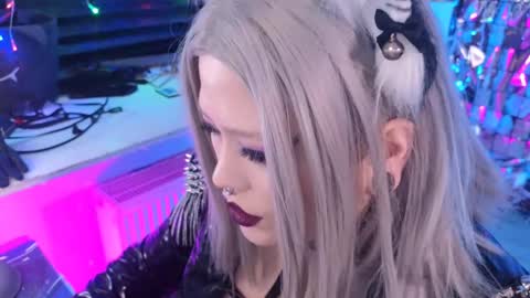 Snapshot of wickedxqueen chatting on March 2025 10:42:01 PM Laura online show from March 2025 10:42:01 PM