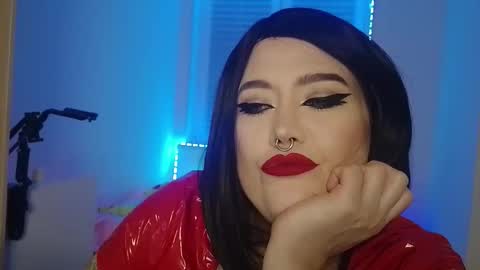 Snapshot of wickedxqueen chatting on November 2025 09:35:01 PM Laura online show from November 2025 09:35:01 PM