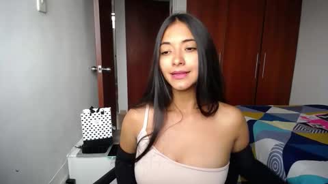 Ilauren online show from February 2026 01:15:01 PM