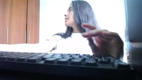 Ilauren online show from July 2026 03:05:01 PM