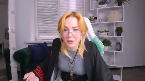 wild_berry_soul online show from October 2025 05:41:02 AM