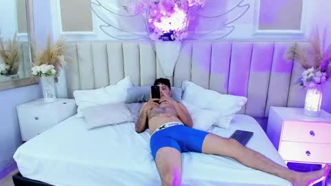 wild lovers  online show from April 2026 09:23:01 PM