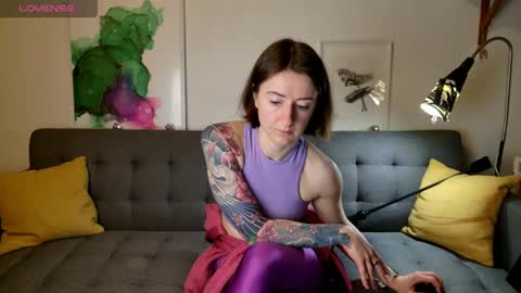 wild_peony online show from April 2026 05:07:01 PM