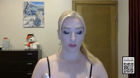 Snapshot of wild_silk_desire chatting on November 2025 02:28:01 PM Alina online show from November 2025 02:28:01 PM