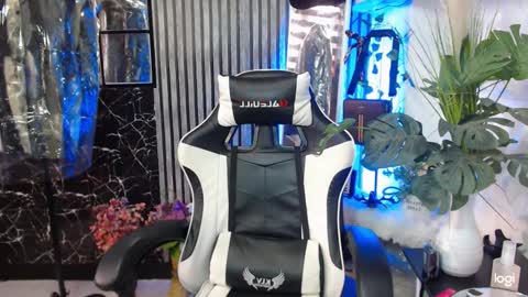 Snapshot of wildasianhorsecockts chatting on March 2025 07:35:02 AM Chachi online show from March 2025 07:35:02 AM