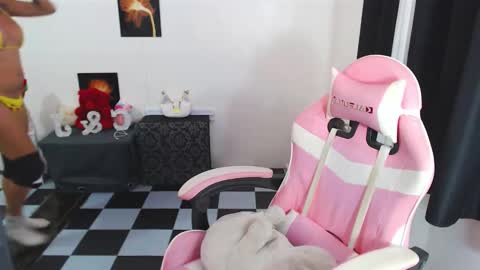 Snapshot of wildasianhorsecockts chatting on November 2025 09:00:02 AM Chachi online show from November 2025 09:00:02 AM