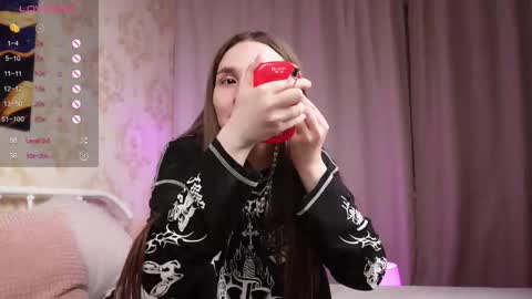 Snapshot of wilder_weinn chatting on November 2025 06:12:02 AM .. alice .. online show from November 2025 06:12:02 AM