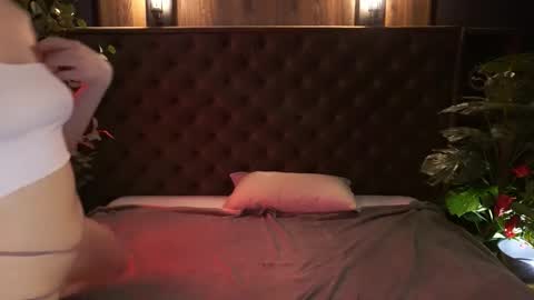 Alena online show from March 2026 06:52:02 AM