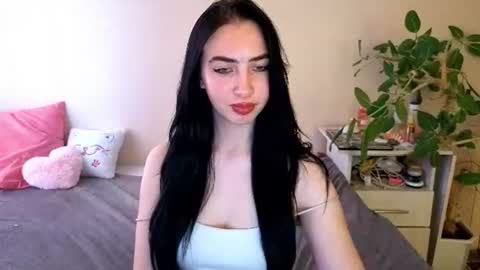 Snapshot of wildkittenx_ chatting on June 2026 09:14:01 AM Alena online show from June 2026 09:14:01 AM