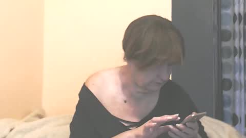 Snapshot of wildredcat chatting on November 2025 11:32:01 AM WildRedCat online show from November 2025 11:32:01 AM