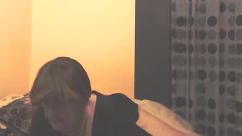 Snapshot of wildredcat chatting on November 2025 10:21:02 PM WildRedCat online show from November 2025 10:21:02 PM