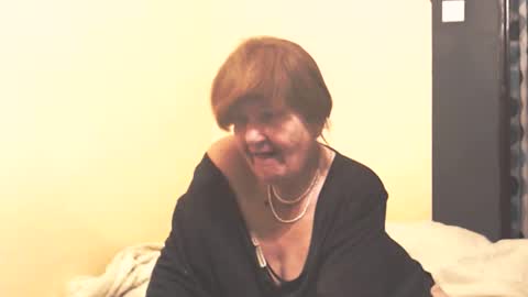 Snapshot of wildredcat chatting on December 2025 07:22:01 PM WildRedCat online show from December 2025 07:22:01 PM