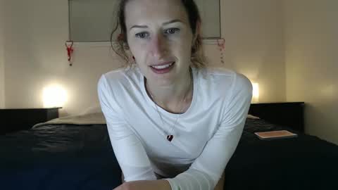 Snapshot of wildrose_l chatting on February 2025 02:40:01 AM WildRose L - check my Pinned tweet if you dont see me online within 5 minutes after Ive sent email notifications online show from February 2025 02:40:01 AM