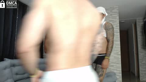 Snapshot of willhottwil1 chatting on January 2025 12:49:01 AM BISEXUAL guys playing a little FOLLOW online show from January 2025 12:49:01 AM