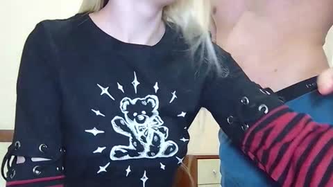 William and Mia online show from April 2026 07:36:01 PM