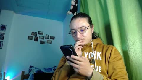 Snapshot of willmonkey chatting on November 2025 06:56:02 AM willmonkey online show from November 2025 06:56:02 AM