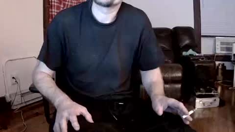 Snapshot of willydogg83 chatting on November 2025 01:26:01 AM willydogg83 online show from November 2025 01:26:01 AM