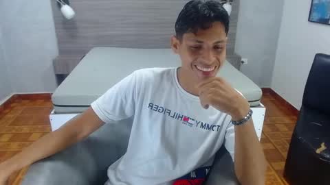 Wiltom online show from November 2025 03:29:01 AM