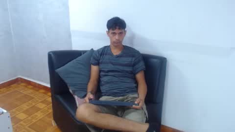 Wiltom online show from November 2025 04:23:02 AM