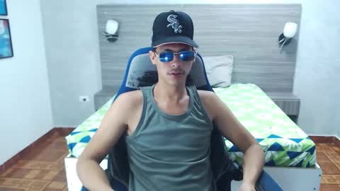 Wiltom online show from December 2025 03:58:02 AM