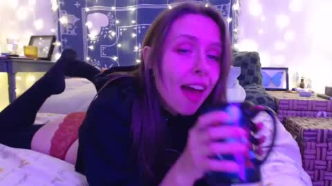 Eevie online show from December 2024 01:36:01 AM