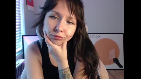 Eevie online show from September 2025 12:21:02 AM