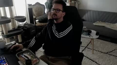 Snapshot of winnydepooh chatting on October 2025 07:52:02 AM cream36 online show from October 2025 07:52:02 AM