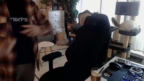 Snapshot of winnydepooh chatting on October 2025 07:41:01 AM cream36 online show from October 2025 07:41:01 AM