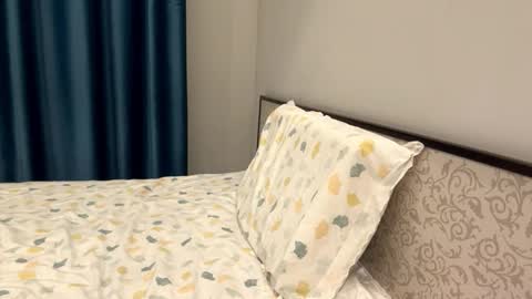 Amina online show from November 2025 03:14:02 PM