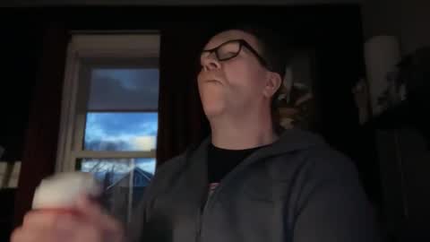 Snapshot of wintyr chatting on November 2025 10:09:02 PM wintyr online show from November 2025 10:09:02 PM