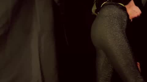 Snapshot of wipwips chatting on January 2026 07:32:01 AM KiwiFruit89 online show from January 2026 07:32:01 AM