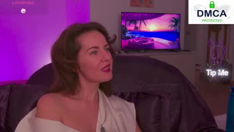 Witch in Silk online show from September 2025 05:59:02 PM