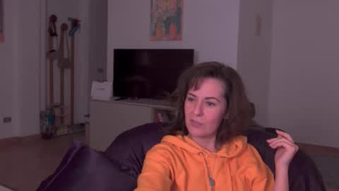 Witch in Silk online show from October 2025 10:33:02 PM