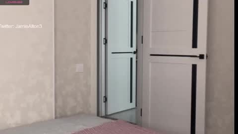 Wlademar online show from October 2025 07:45:01 AM