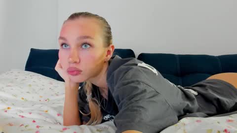 Snapshot of wladilia chatting on November 2025 09:26:02 PM wladilia online show from November 2025 09:26:02 PM