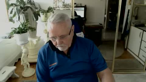 wlodek165 online show from February 2025 10:00:01 AM