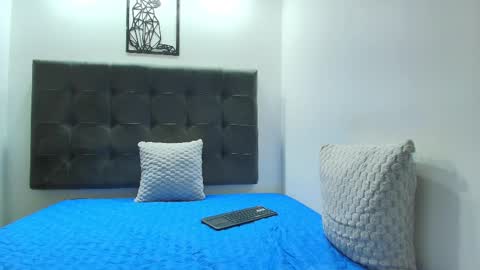  W O L F  online show from January 2025 05:24:02 PM