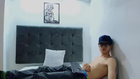  W O L F  online show from February 2025 01:53:02 PM