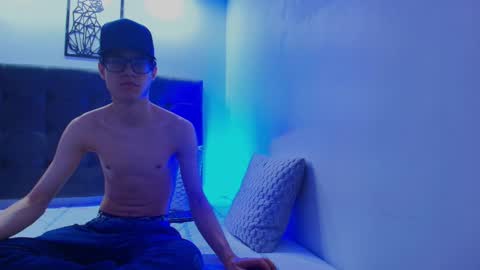  W O L F  online show from March 2025 11:29:02 AM