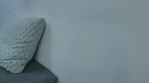  W O L F  online show from March 2025 02:48:02 PM