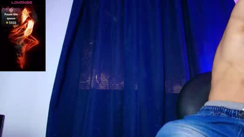  W O L F  online show from December 2025 11:38:02 AM