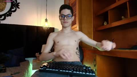  W O L F  online show from April 2026 11:24:02 AM