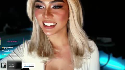 Julia online show from October 2025 06:17:01 PM