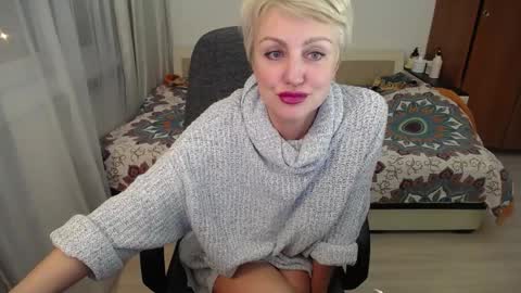 Snapshot of women_pleasures chatting on February 2025 11:05:01 PM women_pleasures online show from February 2025 11:05:01 PM