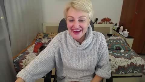 Snapshot of women_pleasures chatting on February 2025 08:23:02 PM women_pleasures online show from February 2025 08:23:02 PM