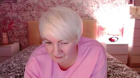 Snapshot of women_pleasures chatting on February 2025 03:27:01 PM women_pleasures online show from February 2025 03:27:01 PM