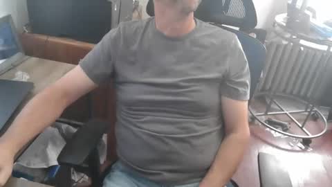 woodworker6473 online show from February 2026 01:43:01 PM