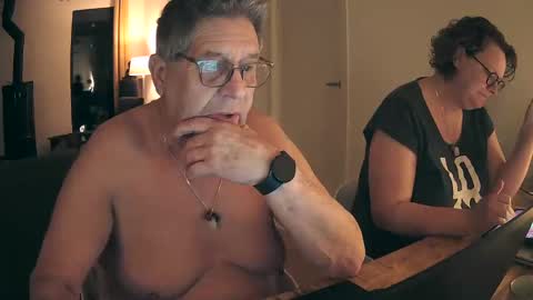 woodwurm and Snoeske online show from March 2025 05:40:01 AM