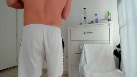 Snapshot of woolfiie chatting on January 2025 09:35:02 AM Wolfie online show from January 2025 09:35:02 AM