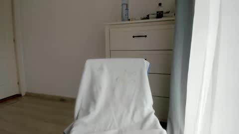 Snapshot of woolfiie chatting on January 2025 10:12:02 AM Wolfie online show from January 2025 10:12:02 AM